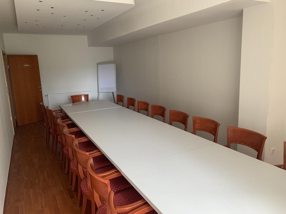 Hotel Medno מראה חיצוני תמונה