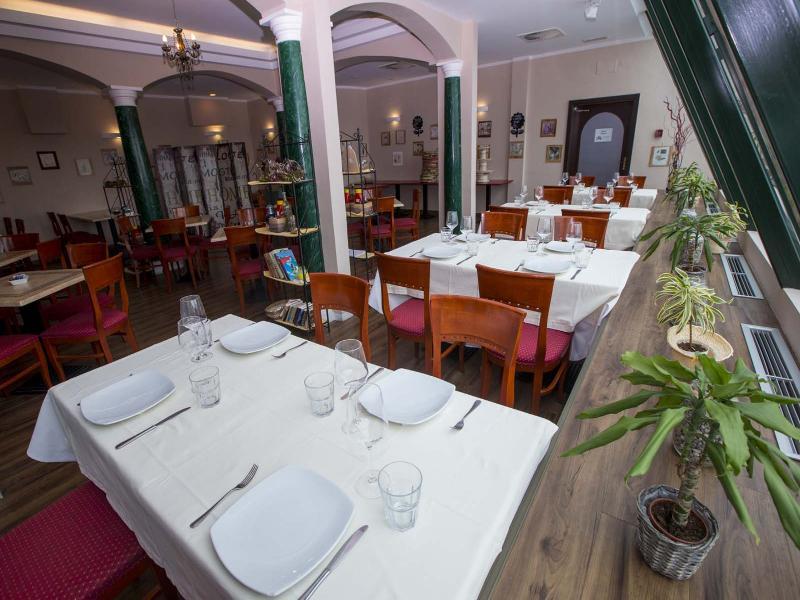 Hotel Medno מראה חיצוני תמונה
