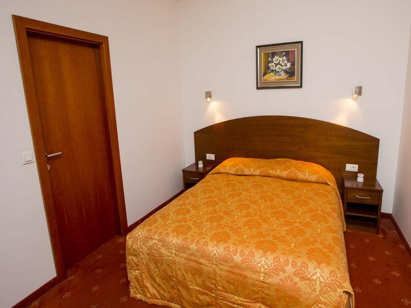 Hotel Medno מראה חיצוני תמונה