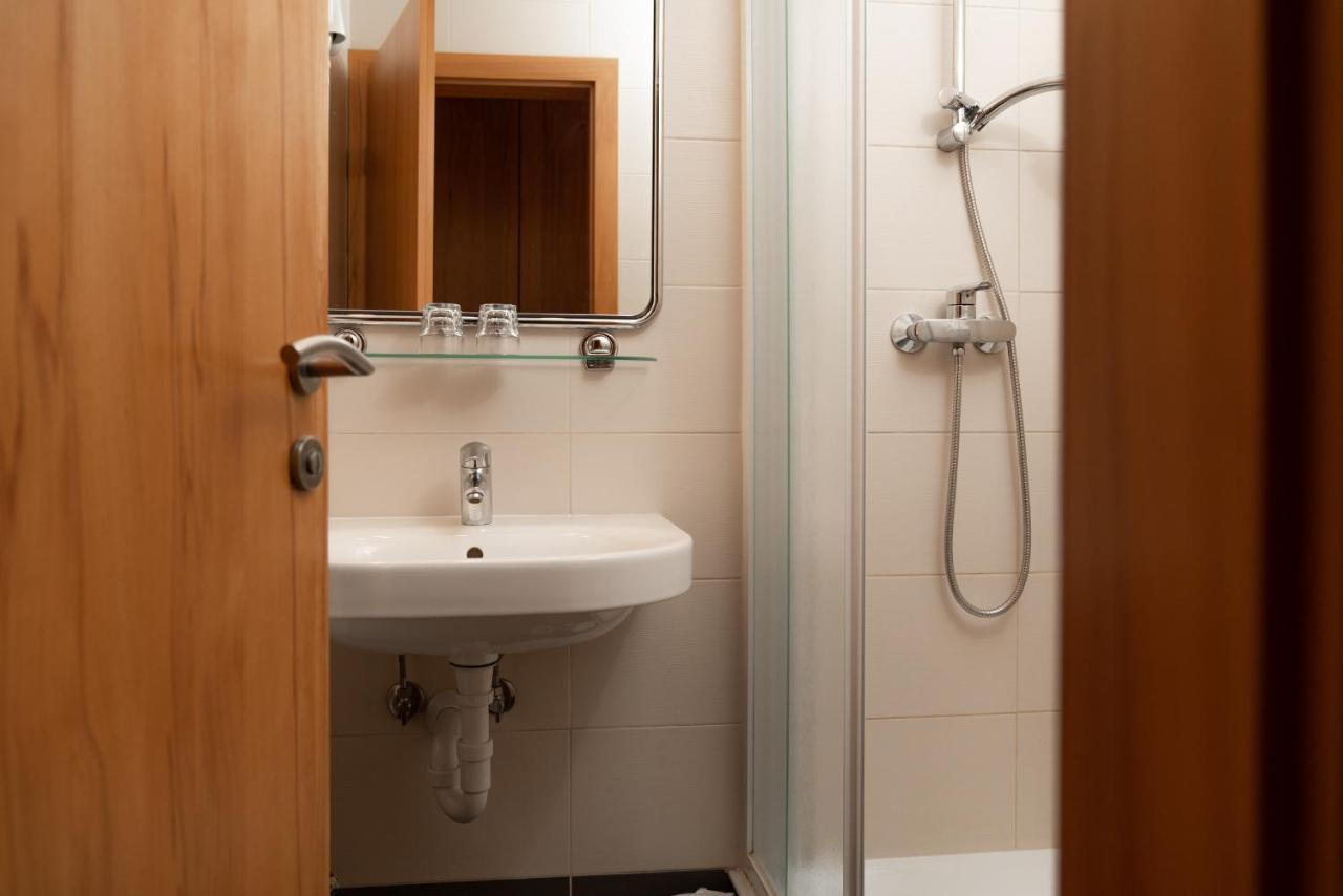 Hotel Medno מראה חיצוני תמונה