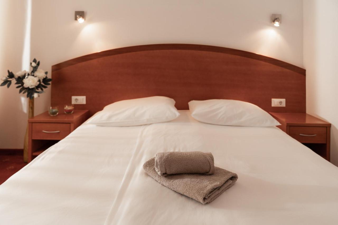Hotel Medno מראה חיצוני תמונה